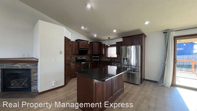 Building Photo - 5 br, 4 bath House - 7001 E Archstone Street