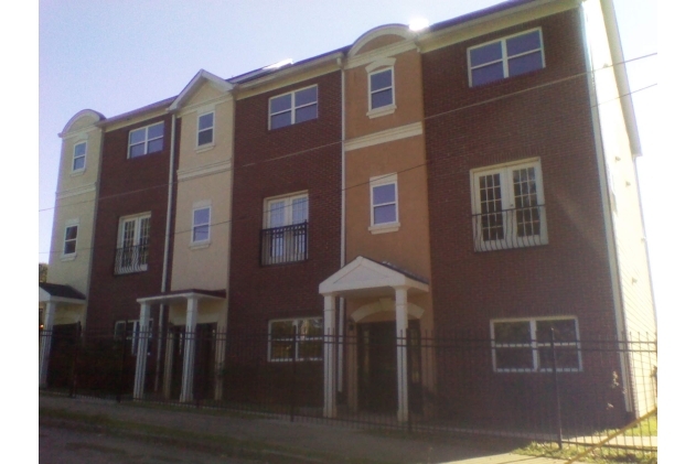 Building Photo - The Park at Laurel Townhomes