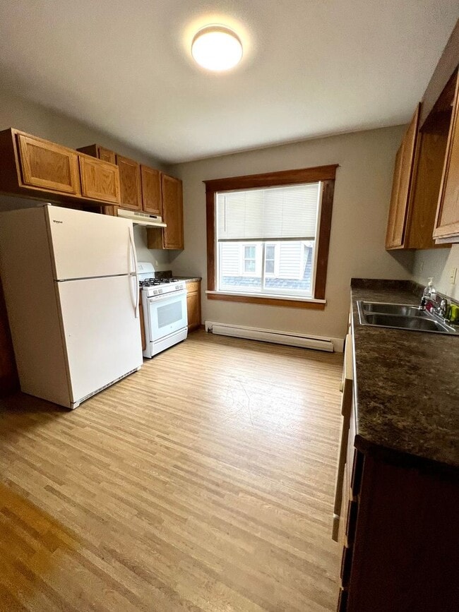 Building Photo - 2016 53rd St