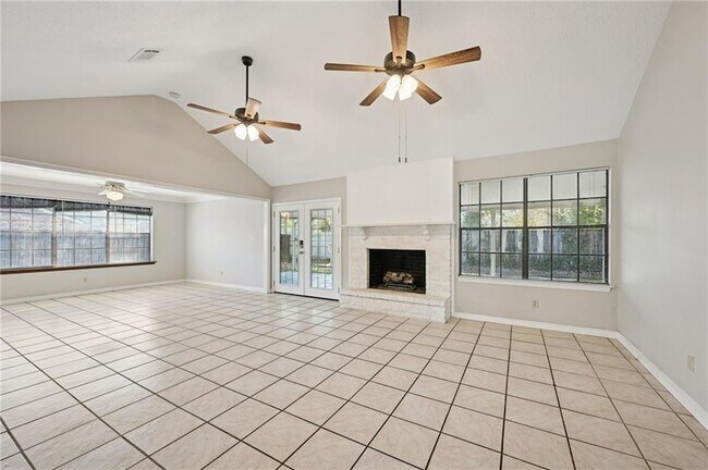 Foto del edificio - 101 Herwig Bluff Rd