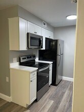 Building Photo - 420 S Palmetto St
