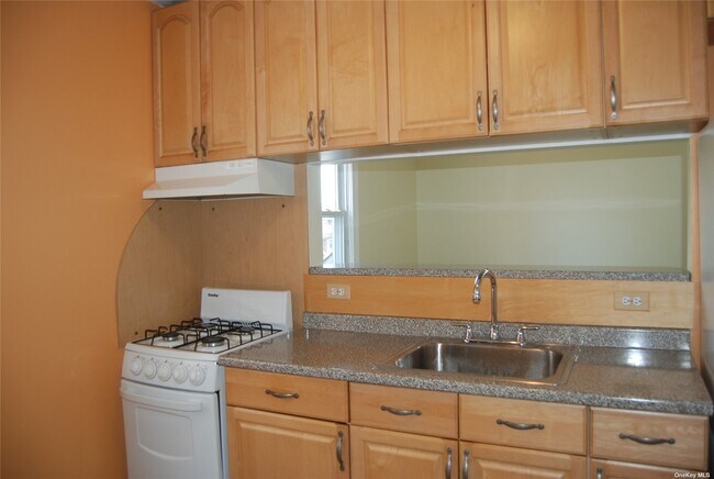 Foto del edificio - 92-60 240th St