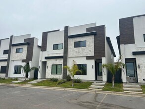 Building Photo - 8218 Casa Verde Rd