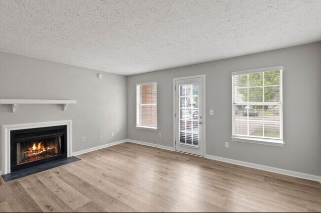 Building Photo - 2 bed 1.5 Bath coming soon