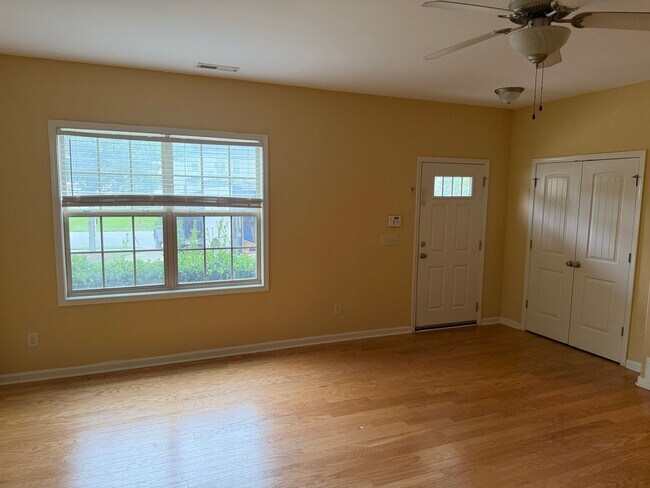 Foto del edificio - 6147 Neuse Wood Dr