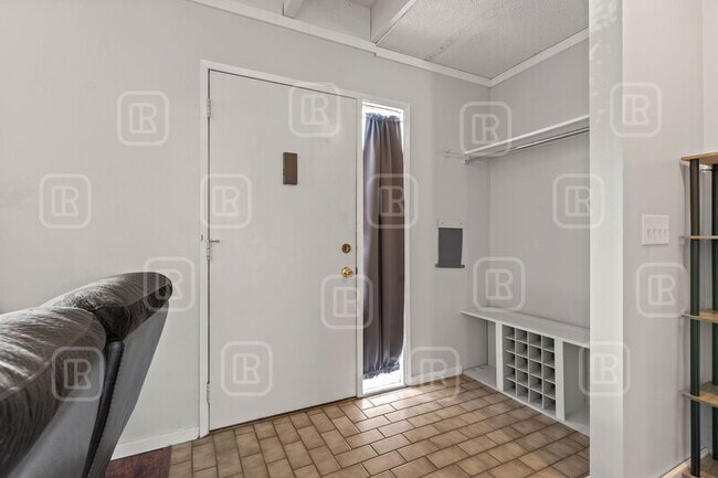 Building Photo - 12467 E Olive Ave