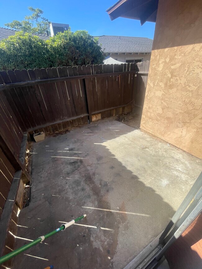 Patio - 732 W Devonshire Ave