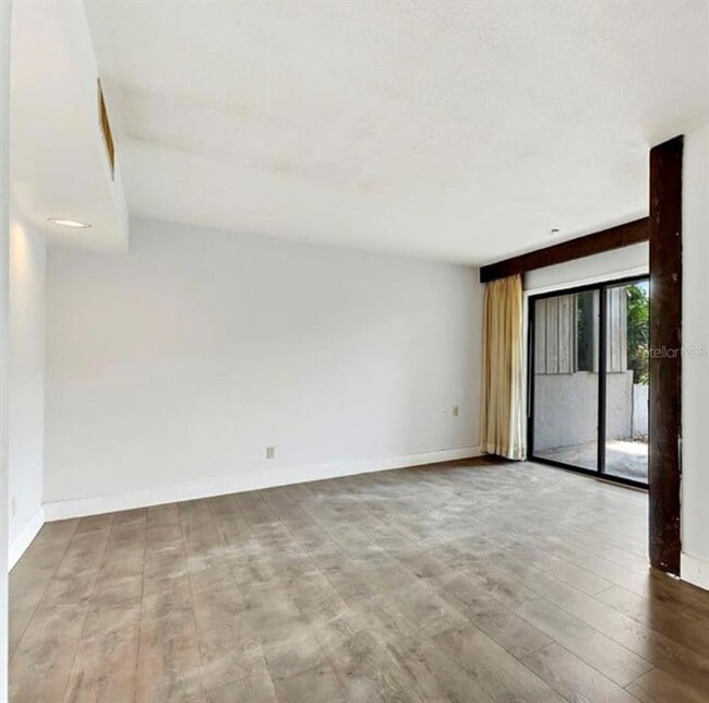 Foto del edificio - 2241 Burnway Rd