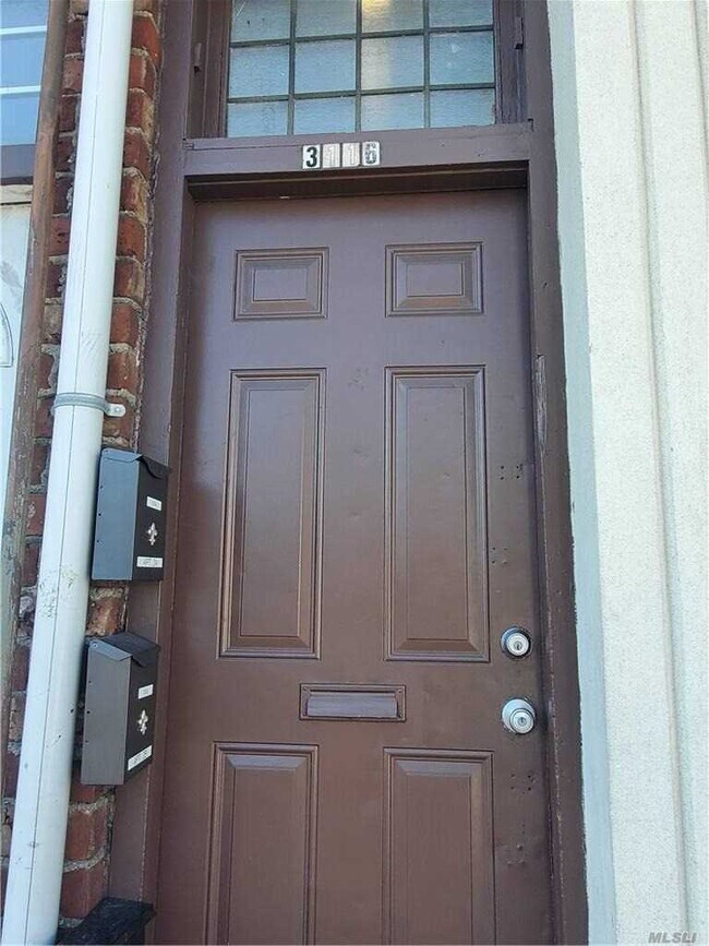 Foto del edificio - 3116 Long Beach Rd