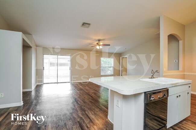 Foto del edificio - 1229 SW 18th Ave