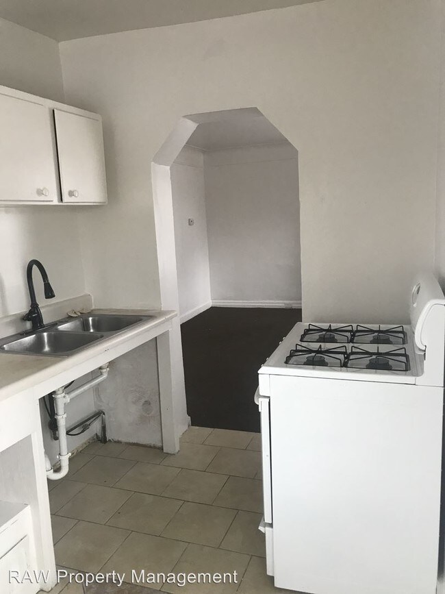 Foto del edificio - 2316 Kenton St