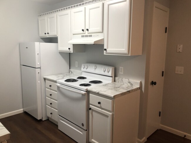 Building Photo - 1415 Doman Dr