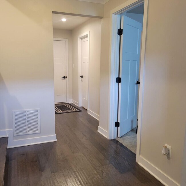 Foto del edificio - 18109 Red Cedar Rd