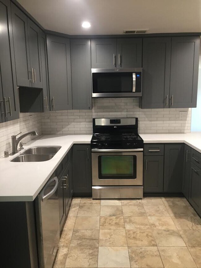Building Photo - 6263 Goodland Pl