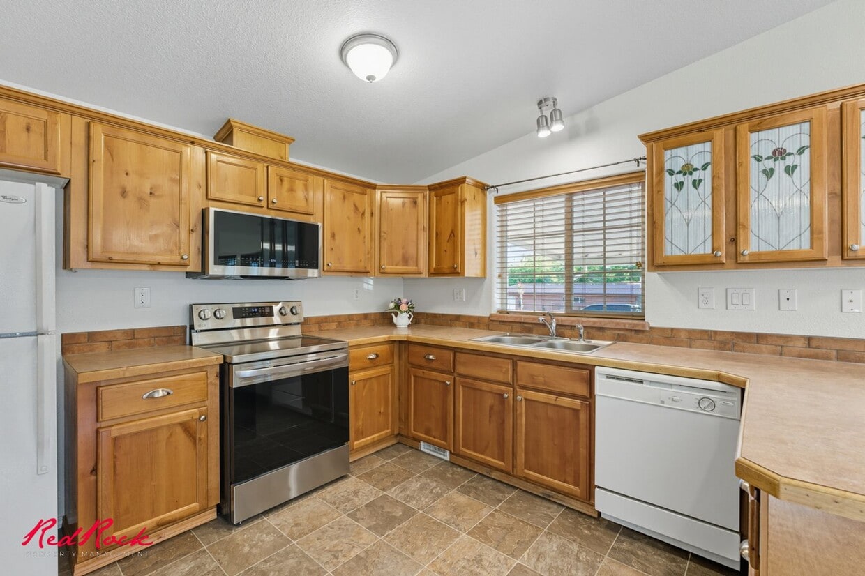 Primary Photo - Single-Level 2 Bedroom Home in Washington ...