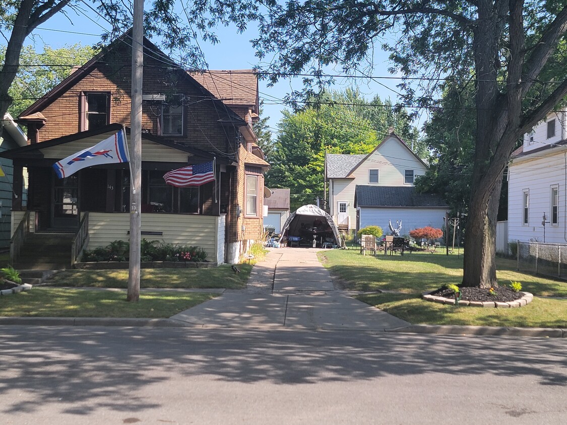 Street view of the house - 143 8th Ave