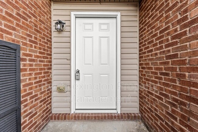 Photo - 412 John Sutherland Dr House