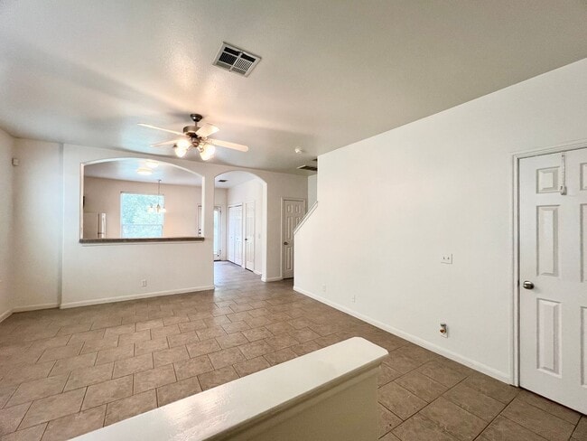 Building Photo - 2406 Allred Dr