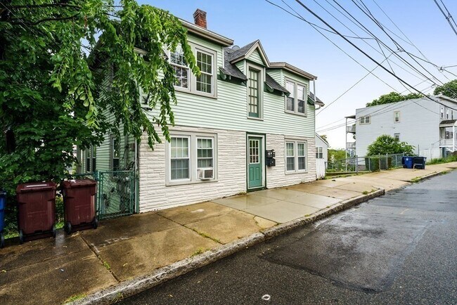 Building Photo - 143 Campbell Ave
