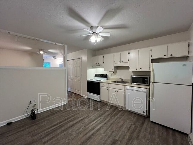 Photo - 145 Citadel Dr House