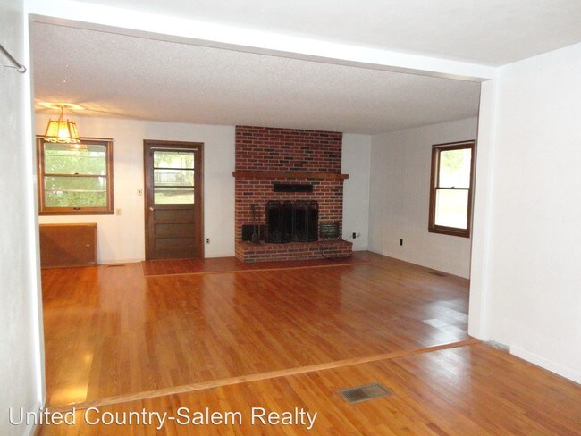Building Photo - 4 br, 2 bath House - 2521 N. Hwy 19