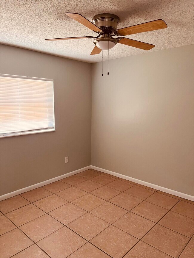 Building Photo - 805 Revels Ln
