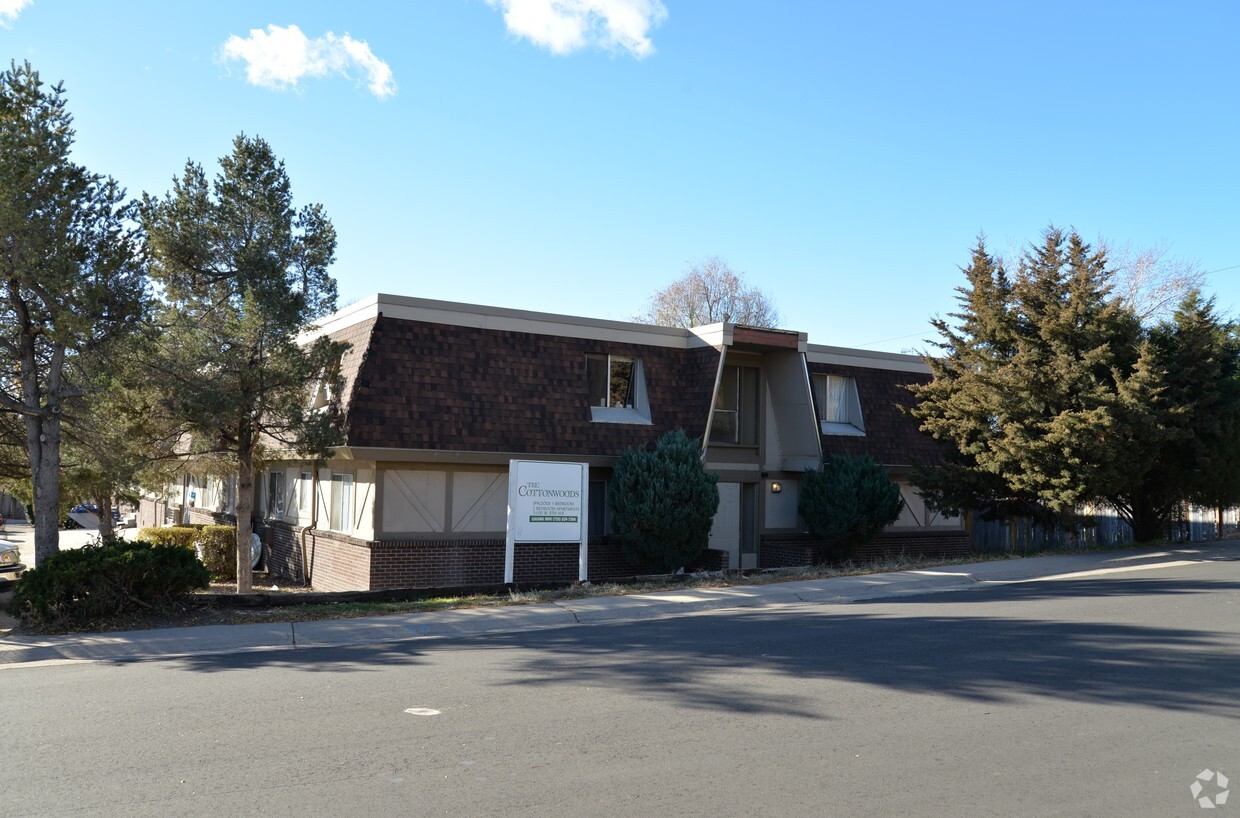 Building Photo - The Cottonwoods