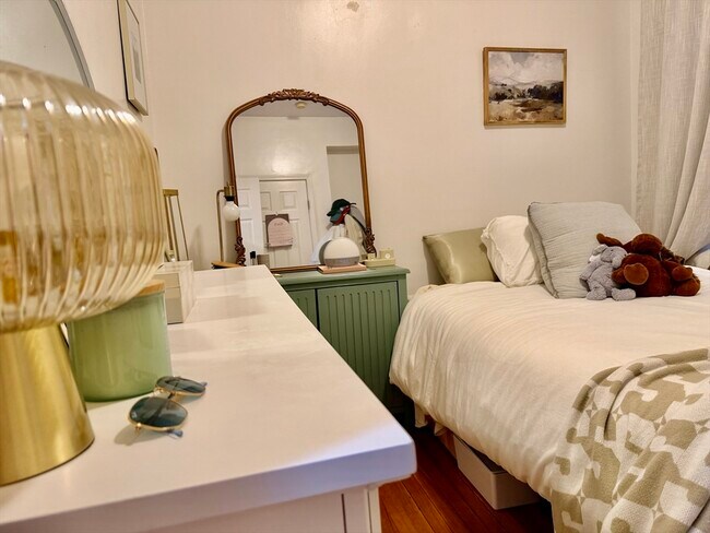 Building Photo - 21 Westbourne Terrace