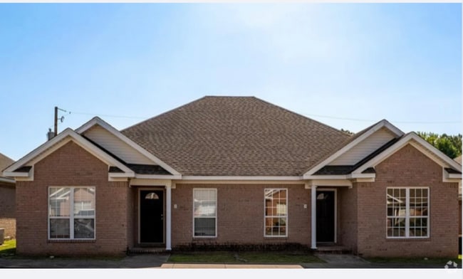 Building Photo - 61 Cardinal Ln