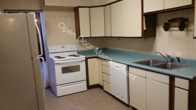Photo - 725 W Park St