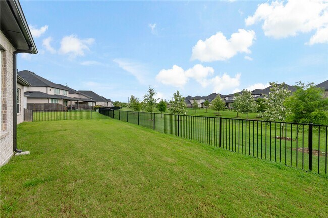 Building Photo - 7327 Sunny Oak Ln