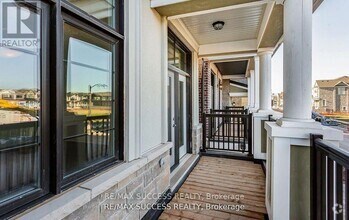 Building Photo - 3130 TRAVERTINE Dr