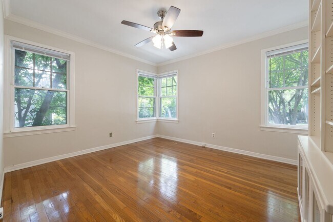 Foto del edificio - 3213 Hampton Road