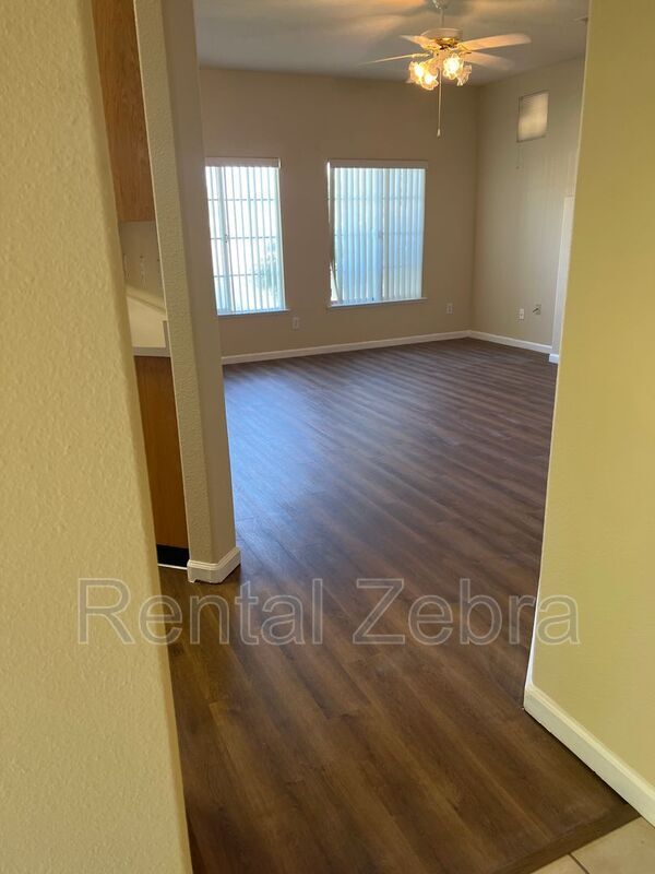 Building Photo - 1003 Century Cir