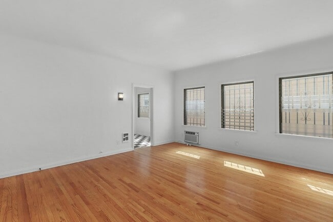 Building Photo - 6282 Commodore Sloat Dr