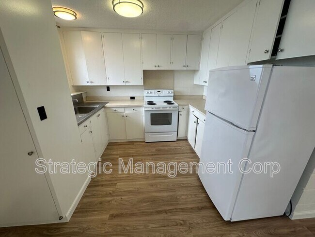 Foto del edificio - 838 Lukepane Ave