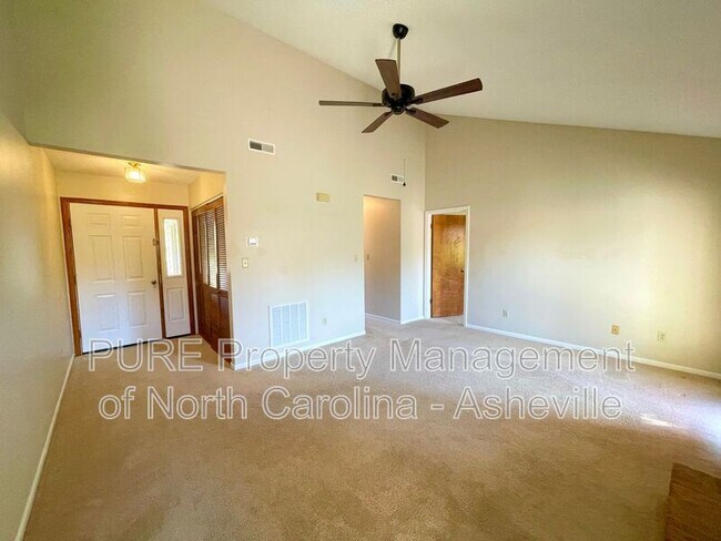 Foto del edificio - 11 Elderberry Ln