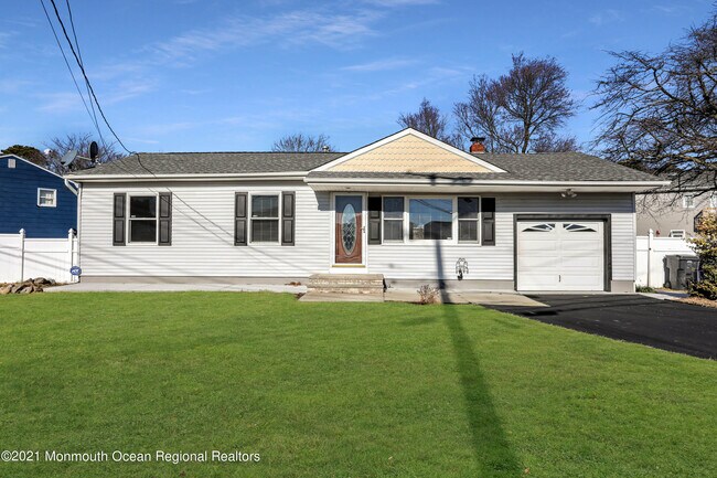 Building Photo - 808 Bermuda Dr