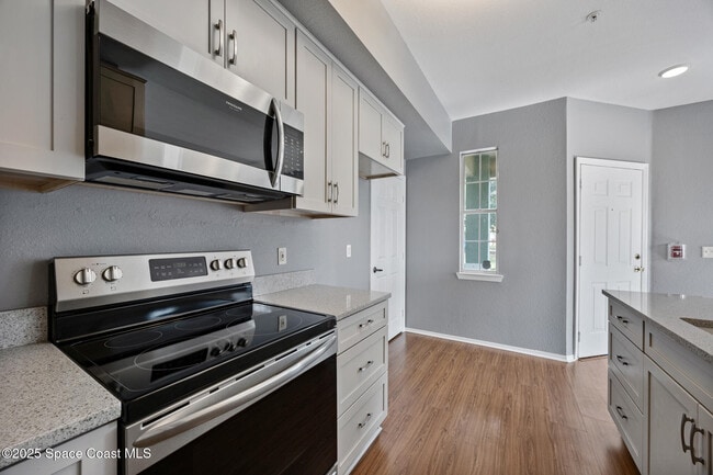 Foto del edificio - 5663 Star Rush Dr