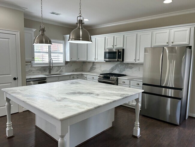 Building Photo - 1485 Oxford Manor Ct