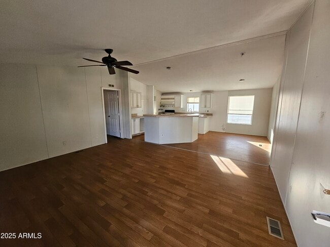 Foto del edificio - 110 E Inglewood St