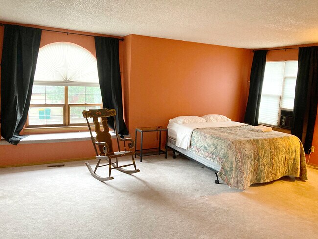 dormitorio principal sur - 1490 Sausalito Dr