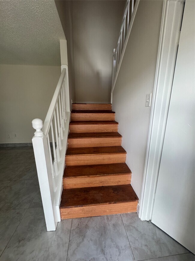 Foto del edificio - 12700 Leader St