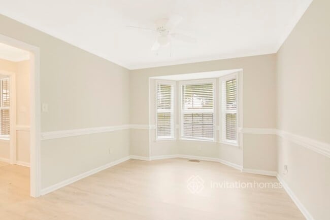 Foto del edificio - 6900 Longridge Dr