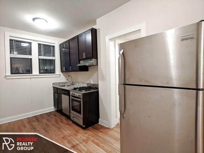 Foto del edificio - 4038 N Ashland Ave