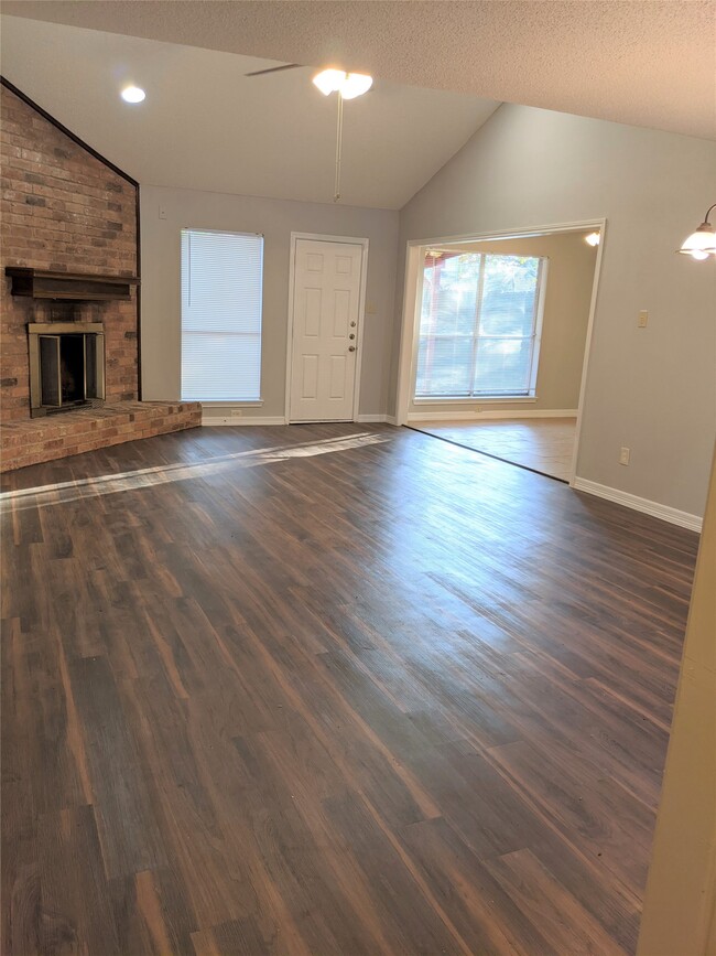 Foto del edificio - 18115 Poppy Trails St