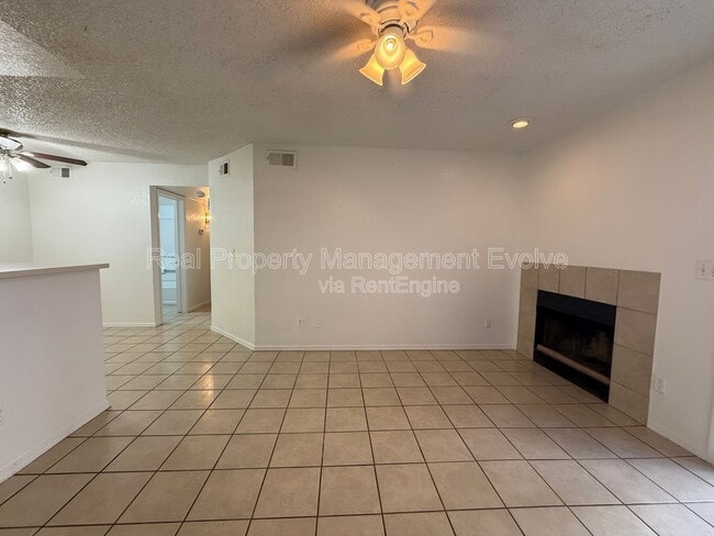 Photo - 533 West Guadalupe Road Apartment