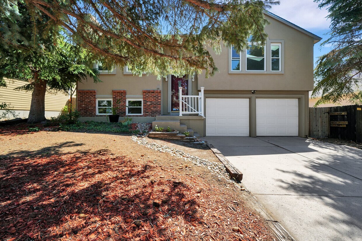 Foto principal - 7875 Belford Dr