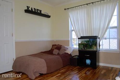 Primary Photo - 1306 W 41st St