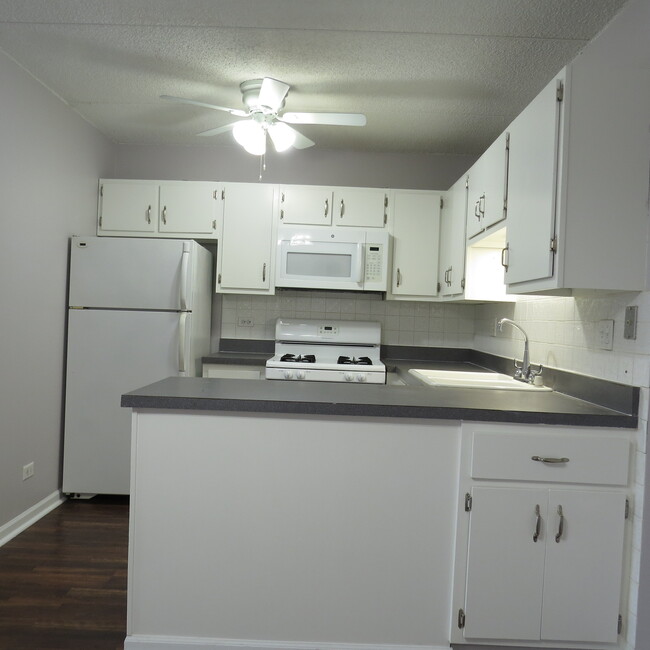 Foto del edificio - 5S070 Pebblewood Ln